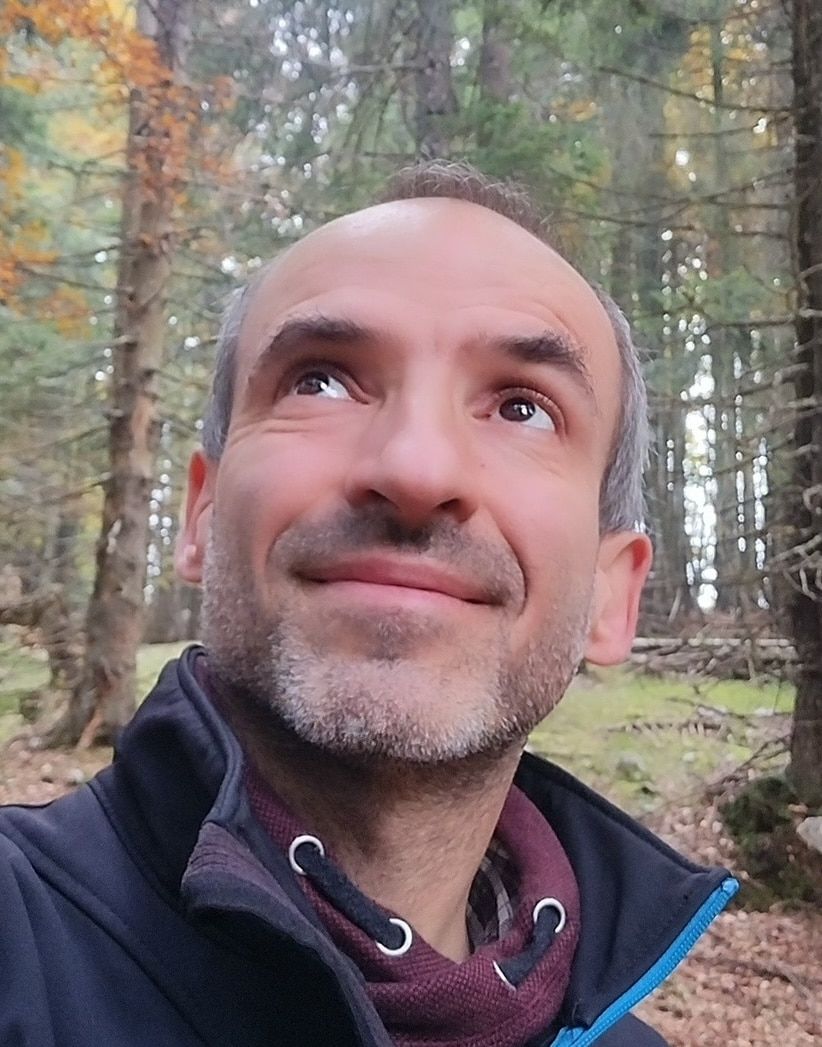 Marco prof de shiatsu à Pas à Pas permaculture Namur